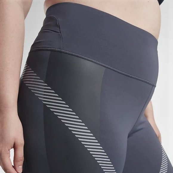 Athleta Legend 7/8 Tight size 3X Violet/Lilac - Picture 3 of 7